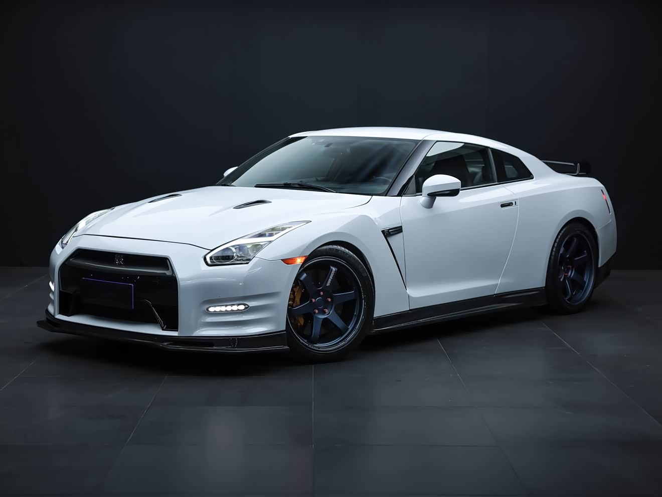 Nissan GT-R 2012 汽车图片 