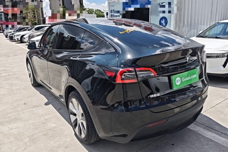 Tesla Model Y 2021 immagine di auto #5