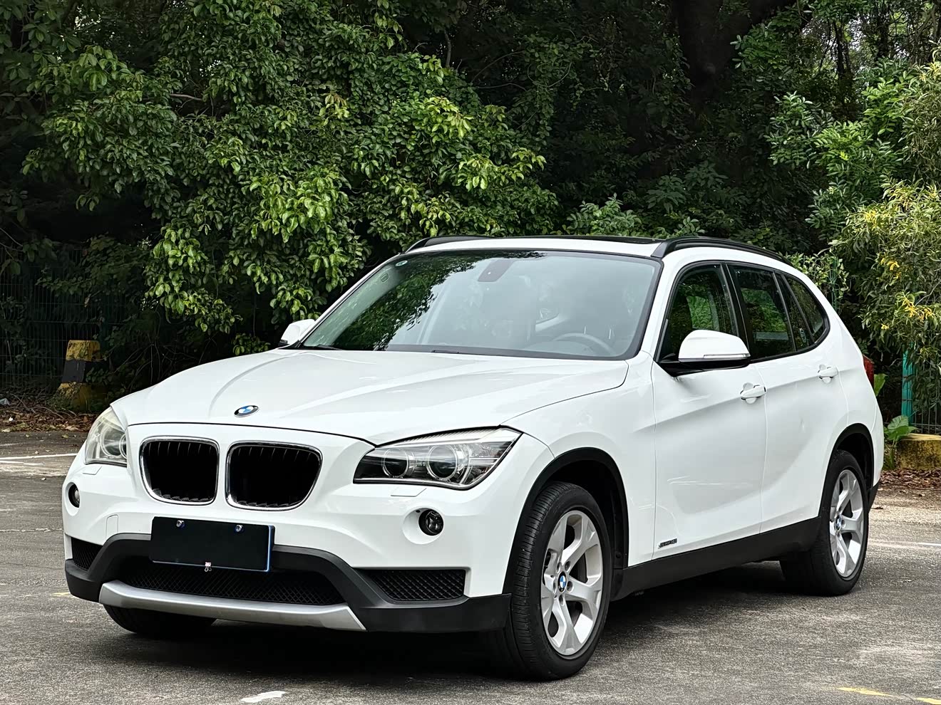 BMW X1 (Imported) 2012 car image 