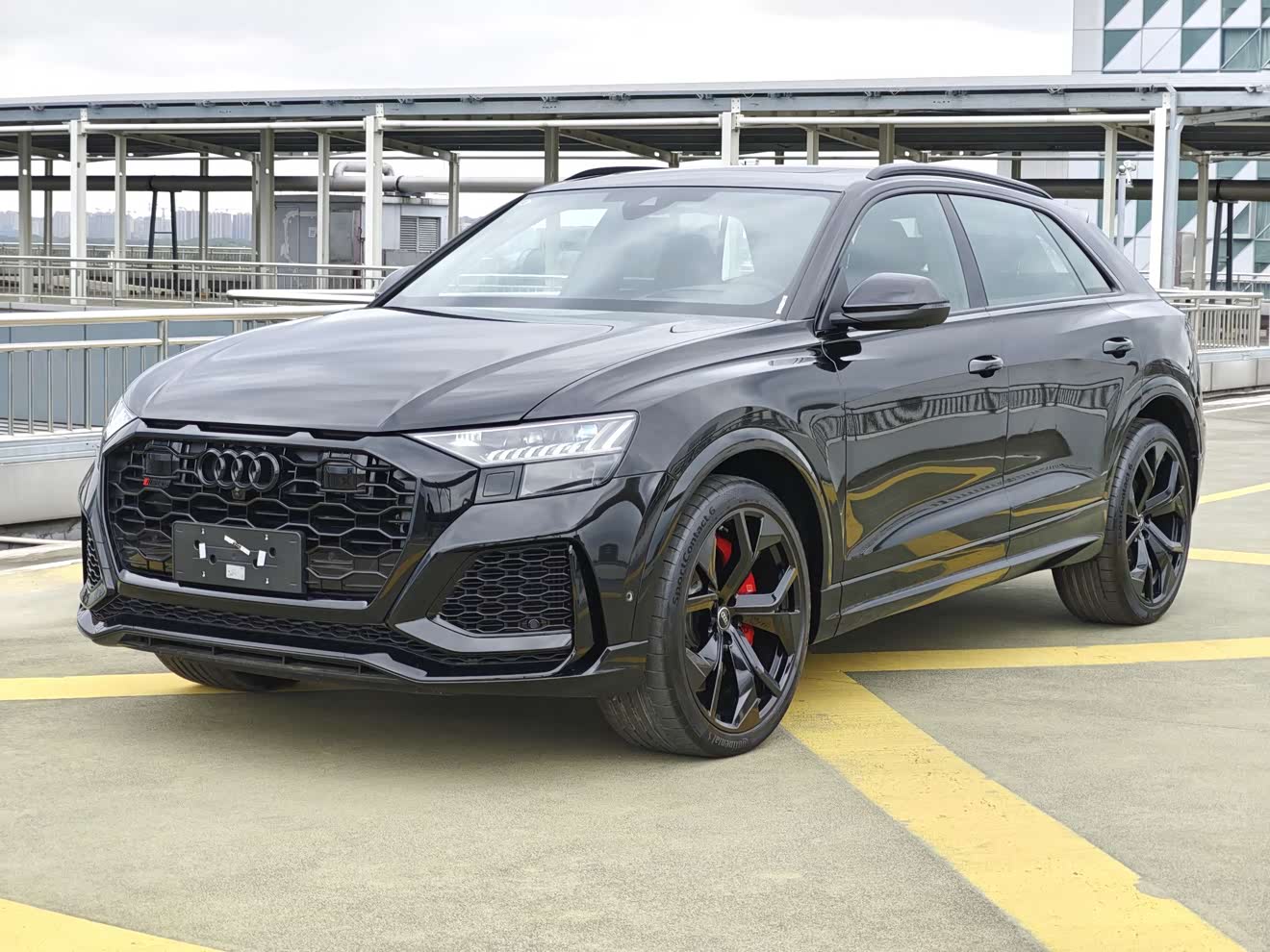Audi RS Q8 car image 