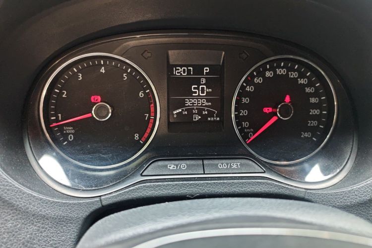 Volkswagen Polo 2017 car image #12