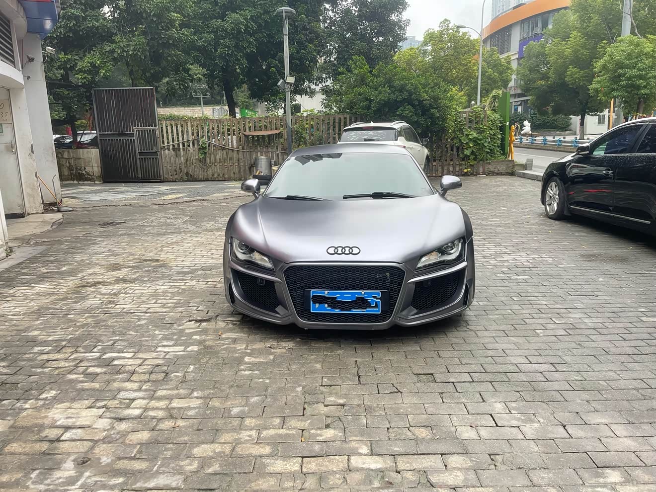 Audi R8 2009 car image 