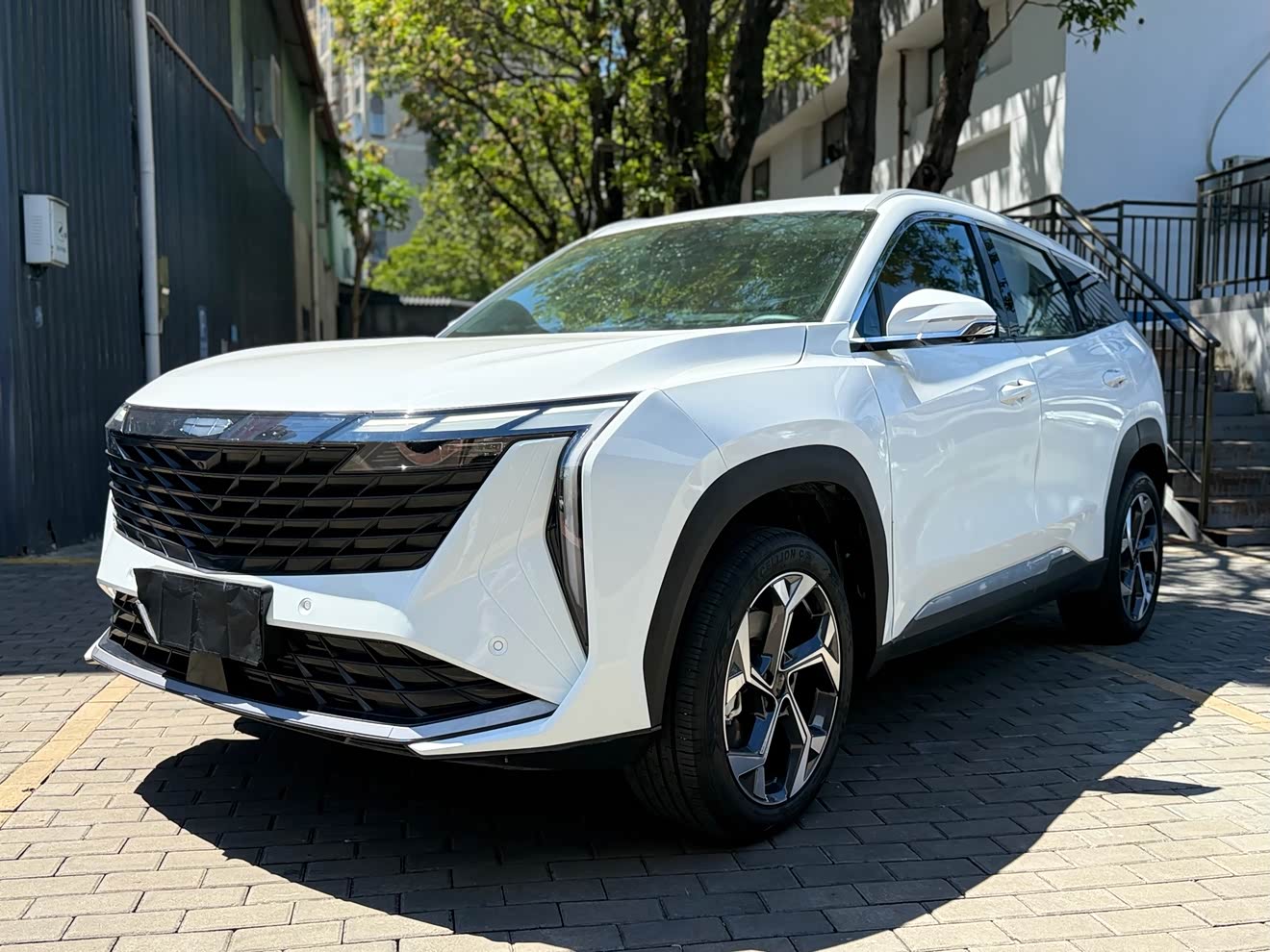 GEELY Boyue L 2023 car image 