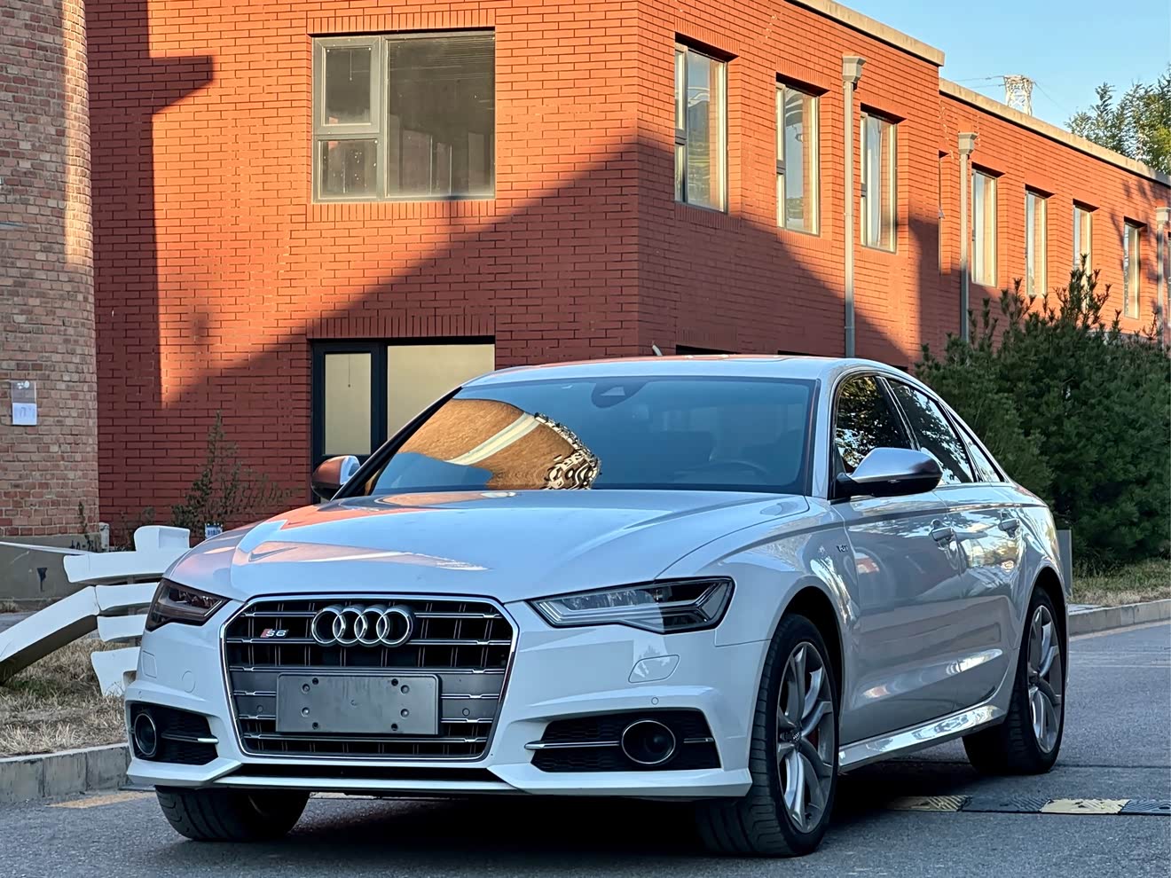 Audi S6 2017 car image 