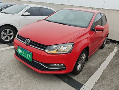 Volkswagen Polo 2015 car image 