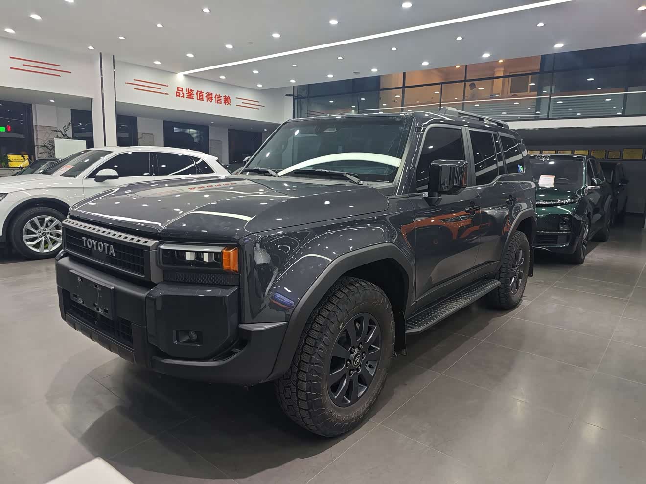 Toyota Land Cruiser Prado 2024 car image 