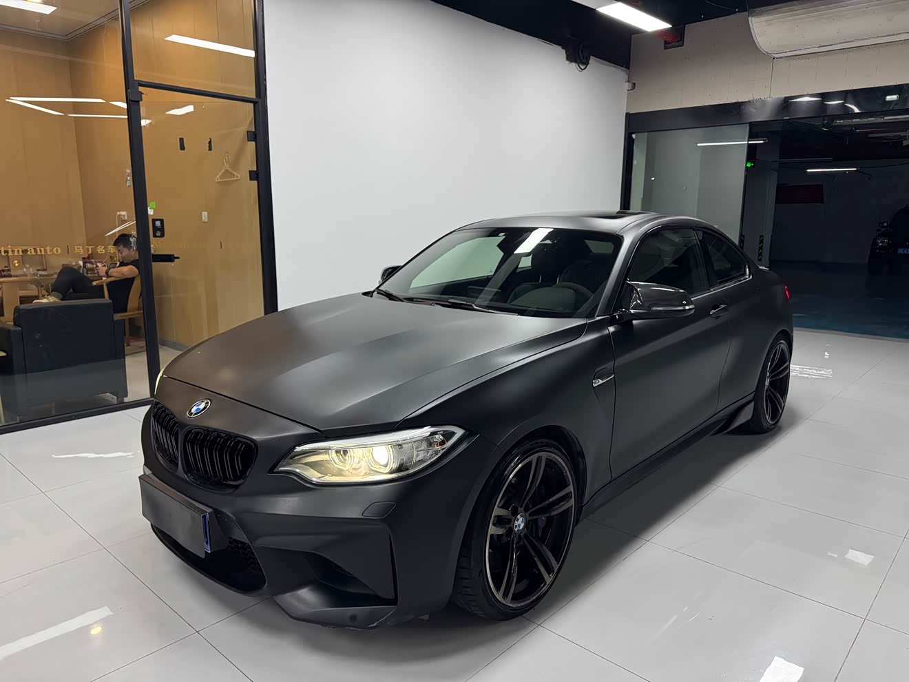 BMW M2 2018 car image 