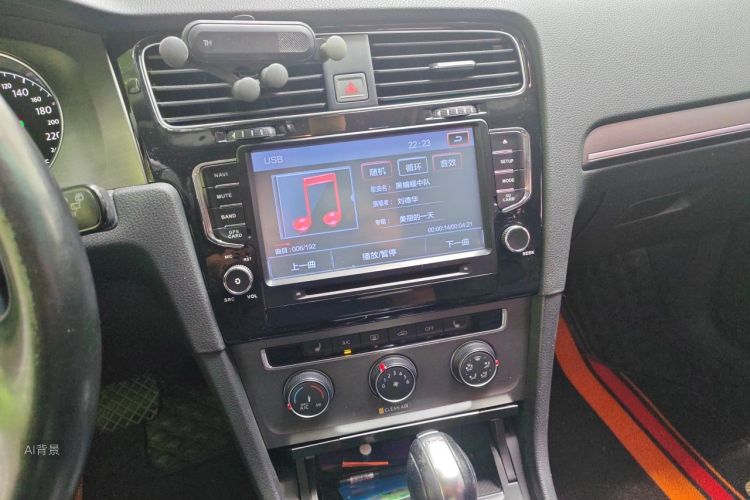 Volkswagen Golf 2017 car image #15
