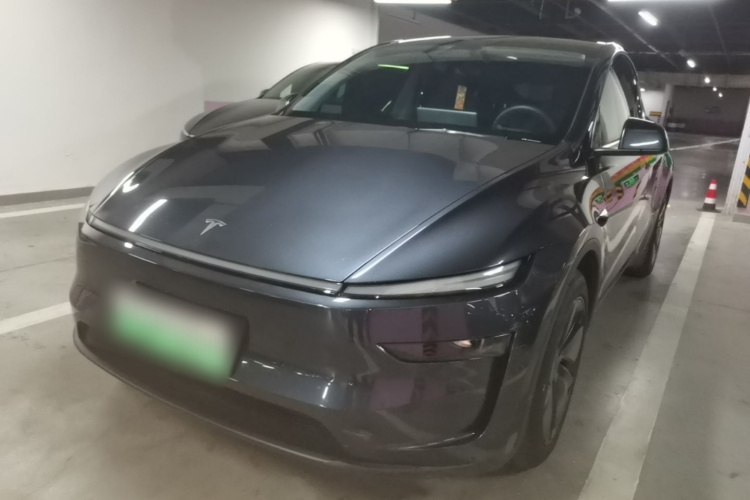 Tesla Model Y 2025 #2 Tesla Model Y 2025 immagine di auto #2