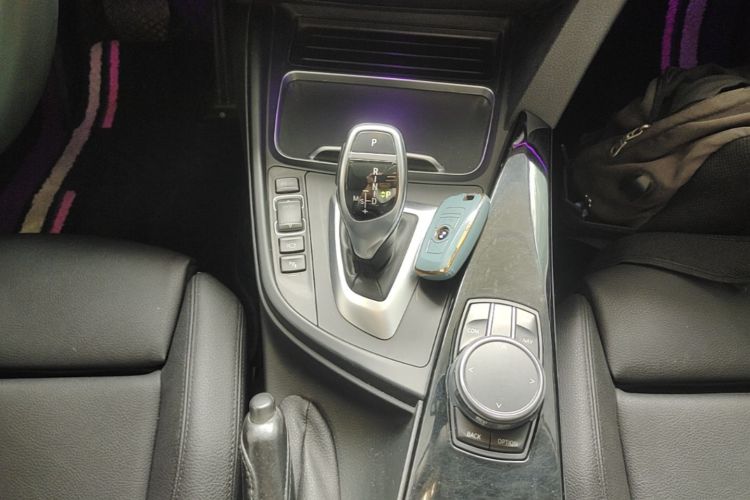 BMW 3 Series 2018 #14 BMW 3 Series 2018 car image #14