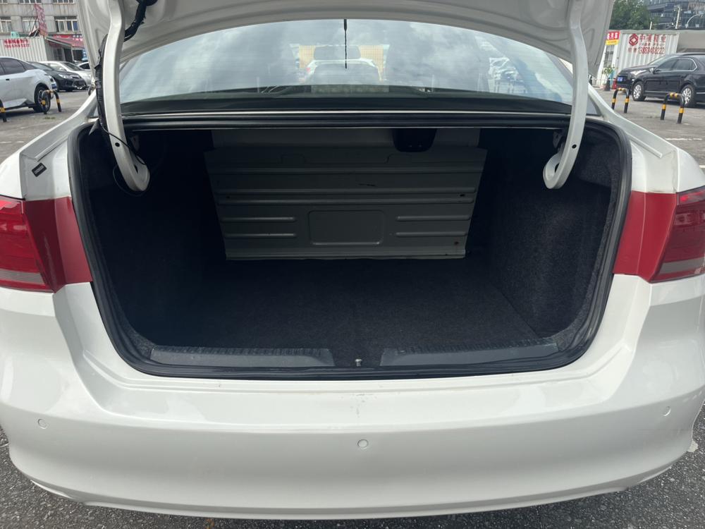 Volkswagen Santana 2016 car image #13