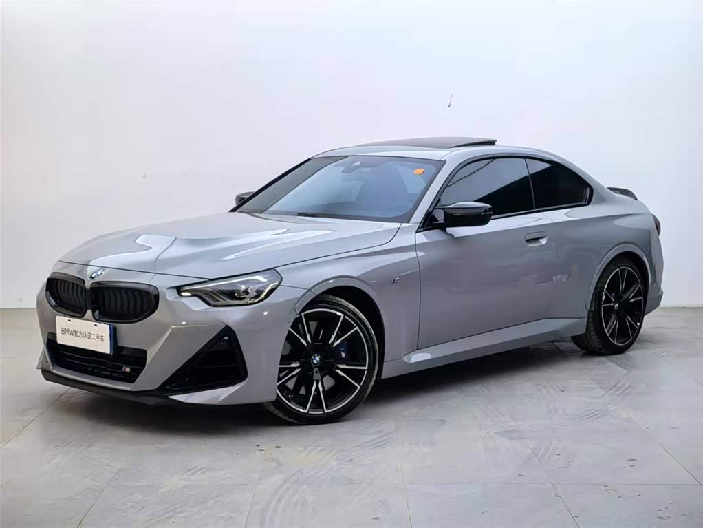 BMW M240i 2025 immagine di auto 