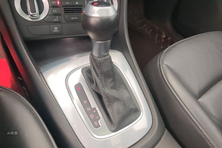 Audi Q3 2016 car image #16