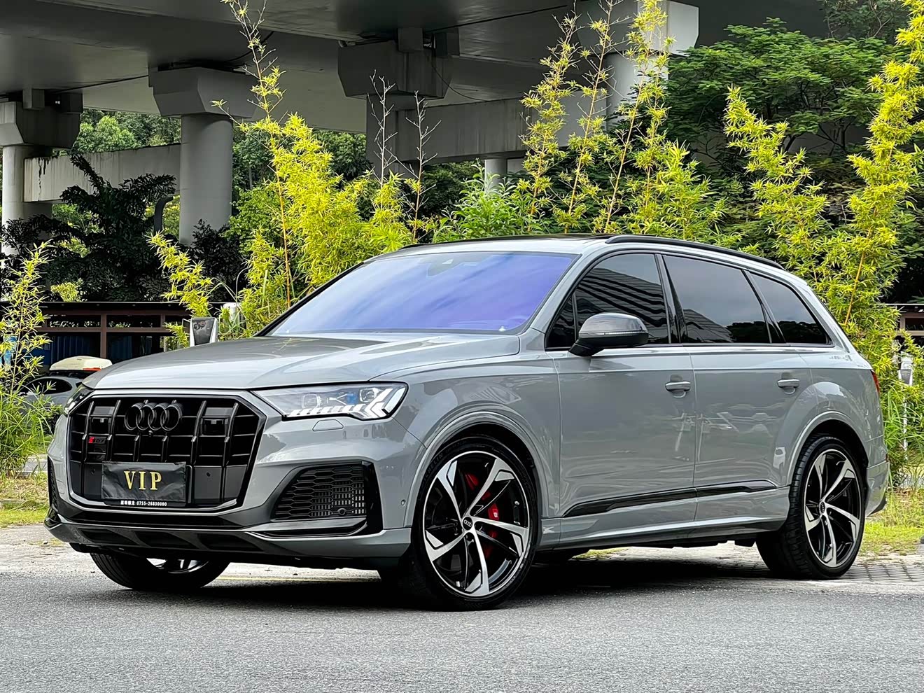 Audi SQ7 2024 car image 