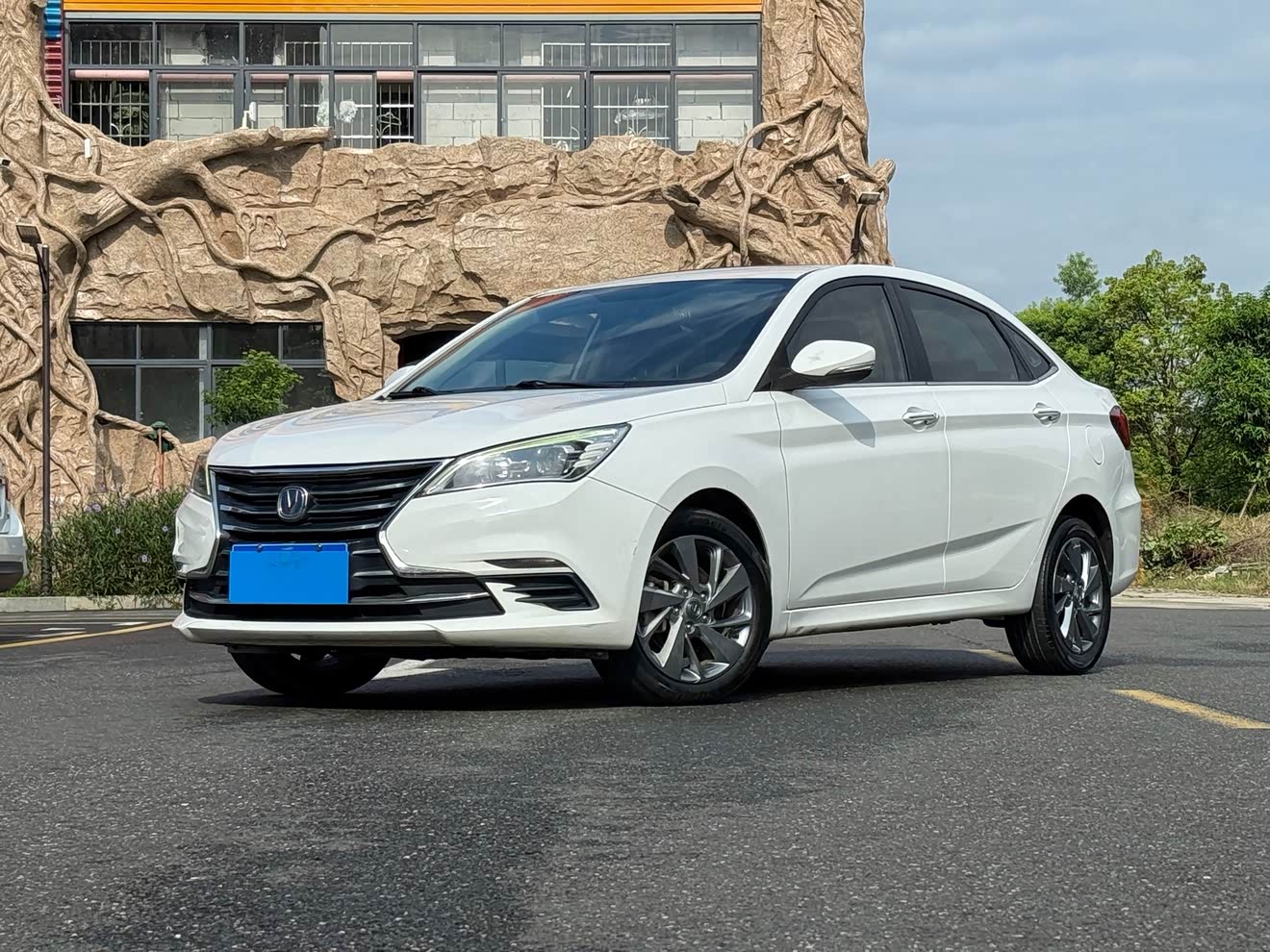 Changan Eado DT 2018 car image 