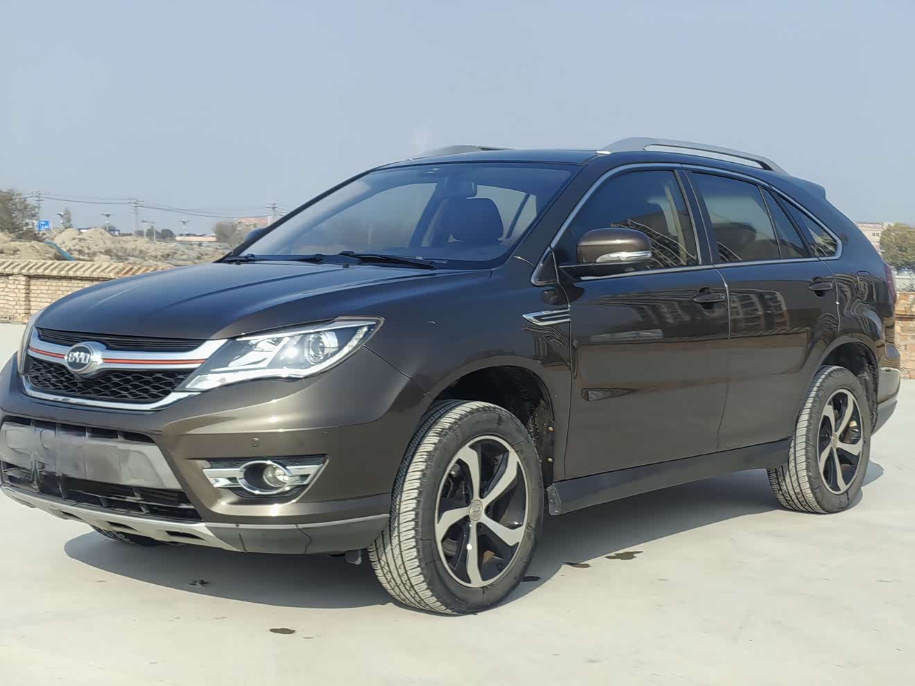 BYD S7 2017 car image 