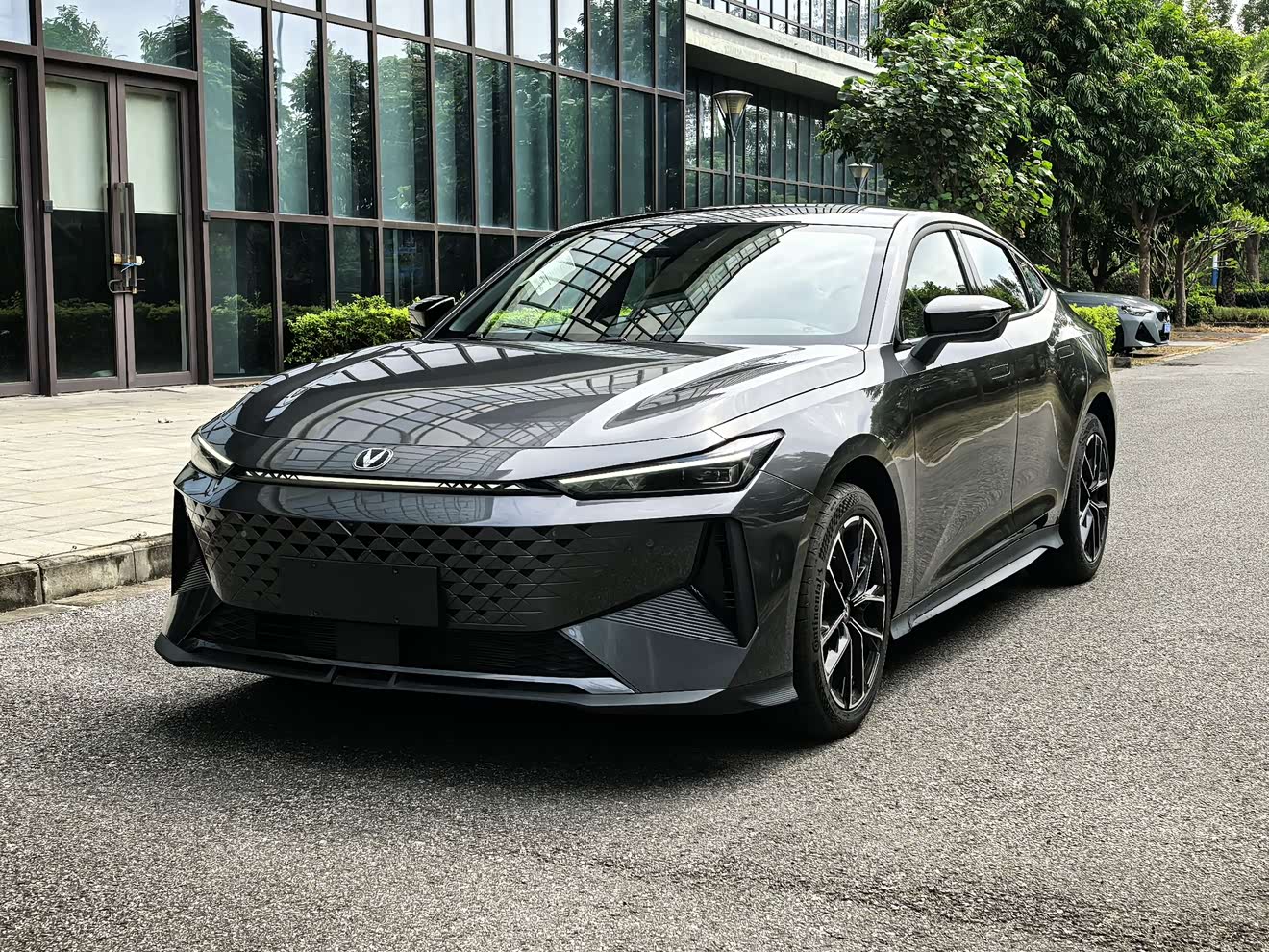 Changan UNI-V iDD 2025 car image 