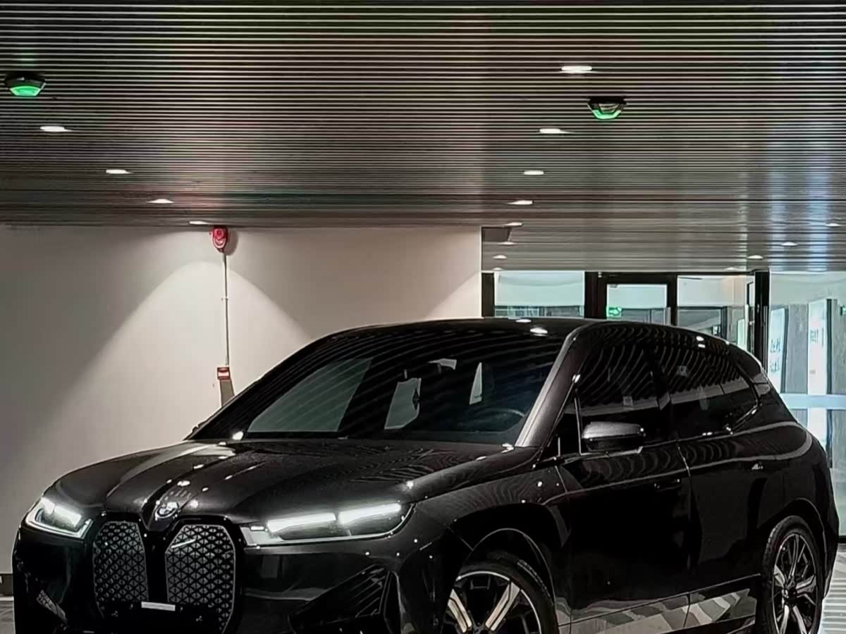 BMW iX 2022 car image 