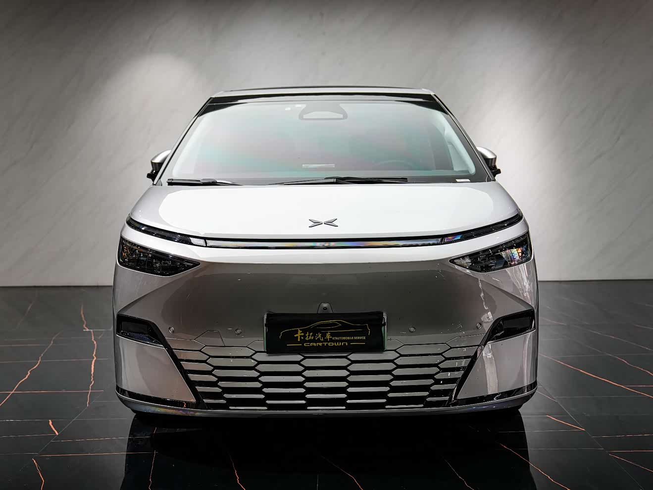 Xpeng X9 2025 immagine di auto 