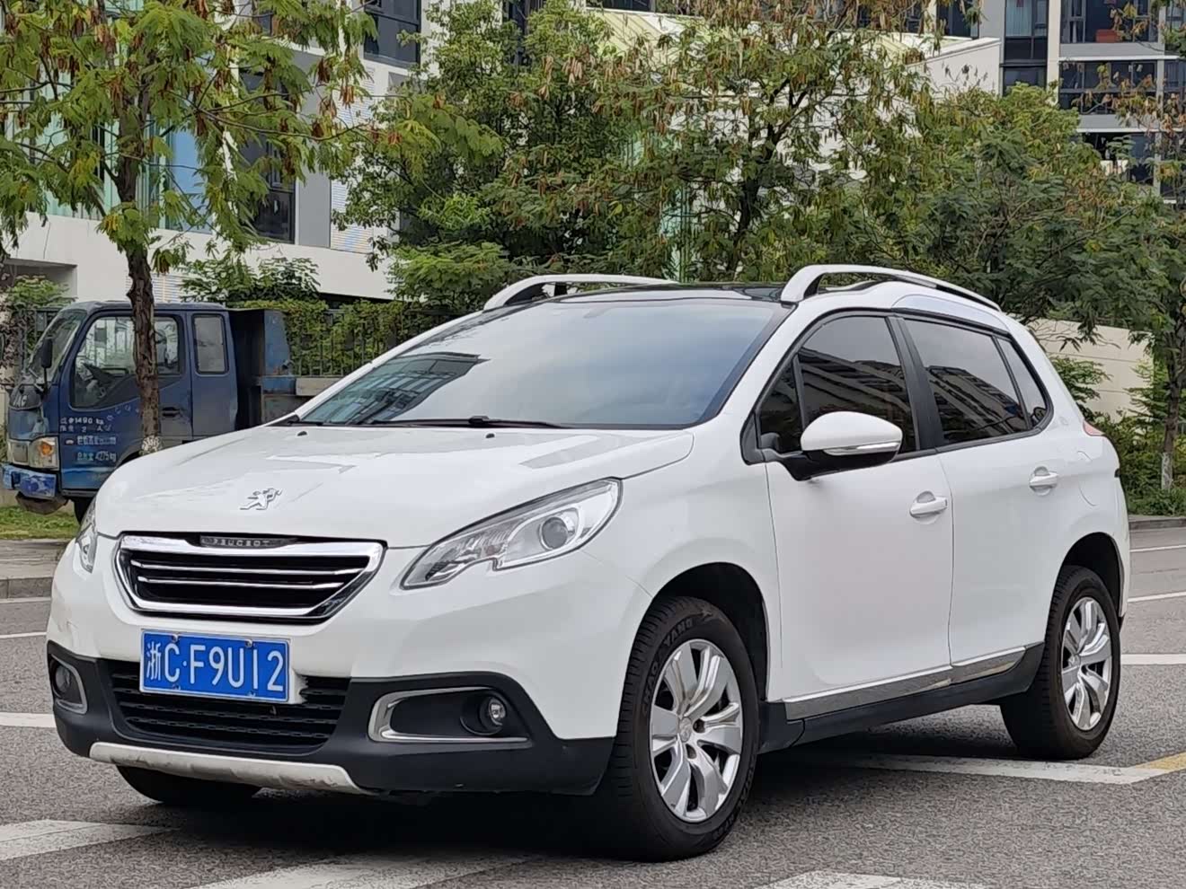 Peugeot 2008 2016 car image 
