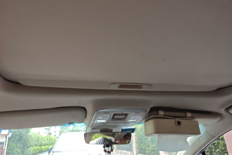 GEELY Emgrand GS 2019 car image #16