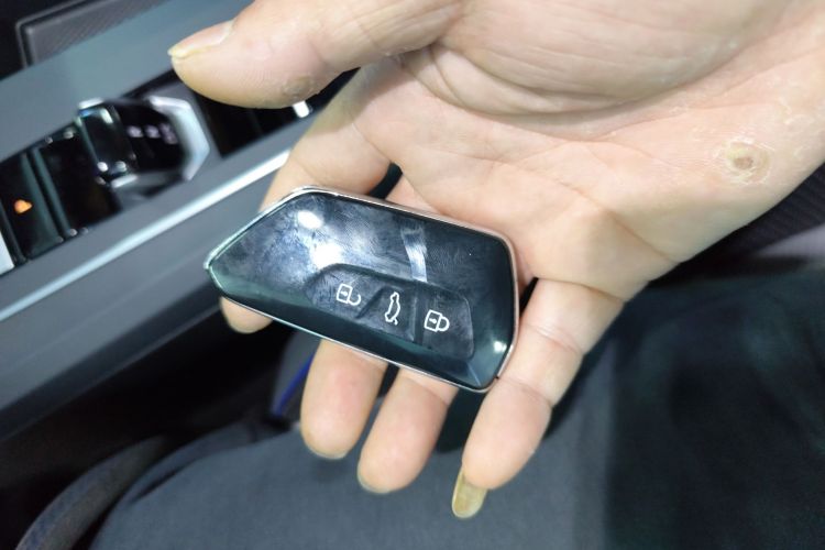 Volkswagen Golf 2025 car image #14