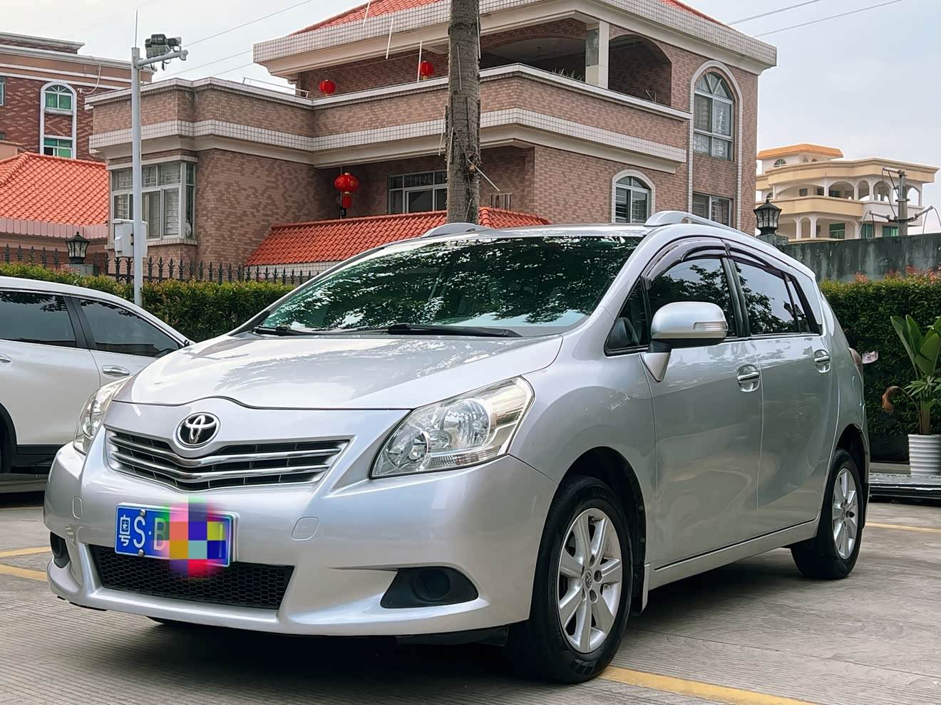 Toyota Reiz 2011 immagine di auto 