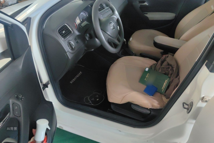 Volkswagen Polo 2015 car image #18