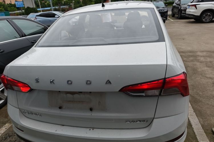 Skoda Rapid 2021 immagine di auto #6