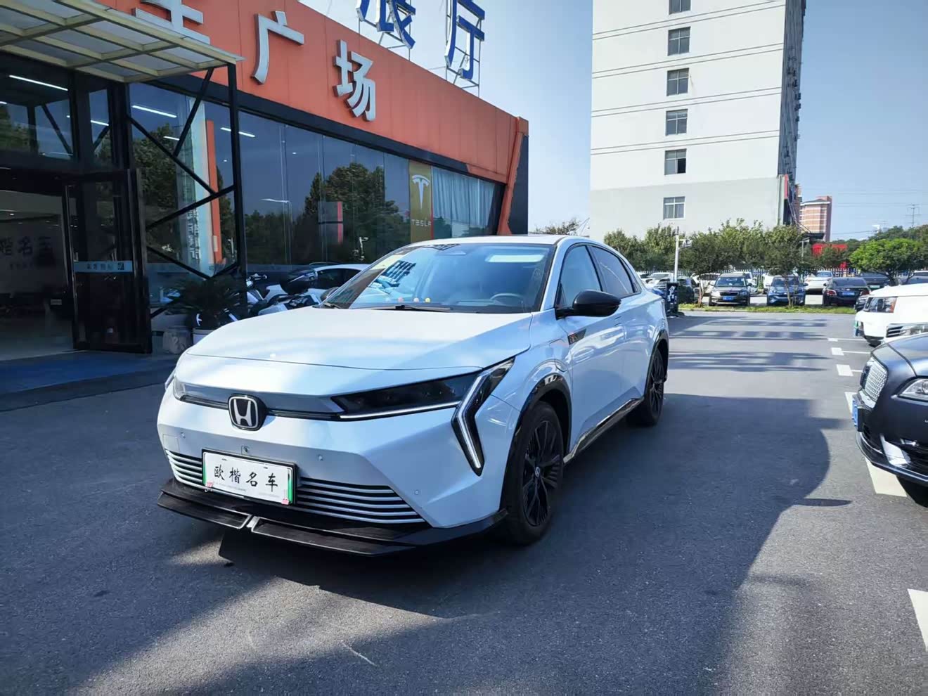 Honda e:NS2 2025 car image 