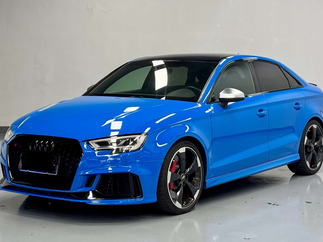 Audi RS 3 2018 car image 