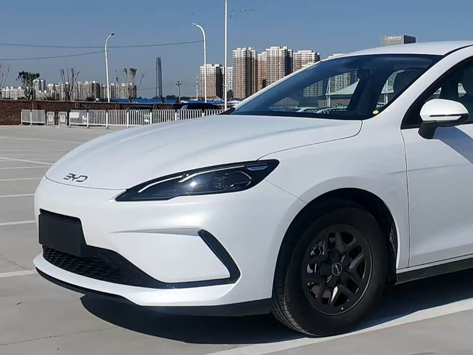 BYD Seal 05 DM-i 2025 BYD Seal 05 DM-i 2025 car image