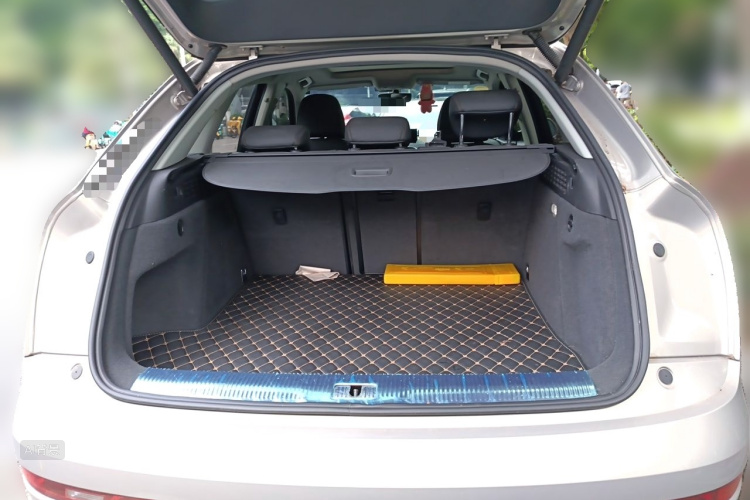 Audi Q3 2018 car image #21