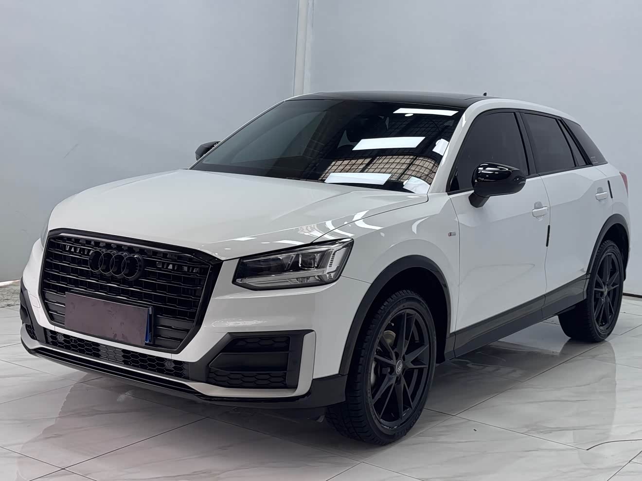 Audi Q2L 2021 car image 