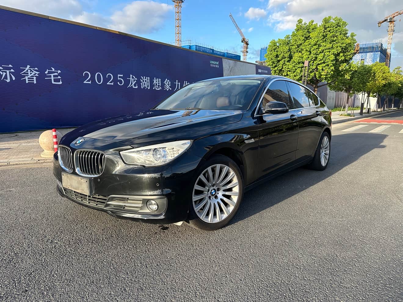 BMW 5 Series GT 2014 BMW 5 Series GT 2014 immagine di auto