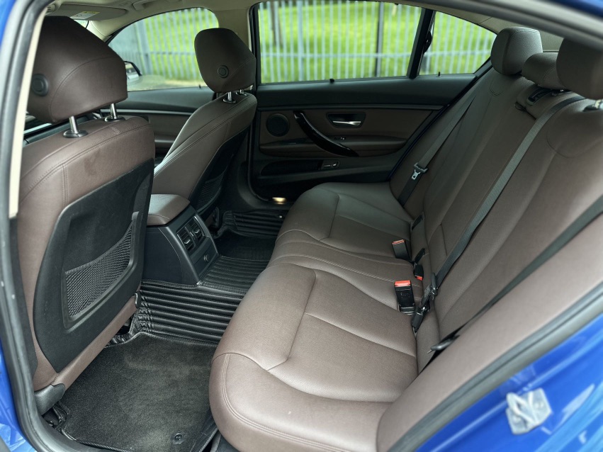 BMW 3 Series 2019 #25 BMW 3 Series 2019 car image #25