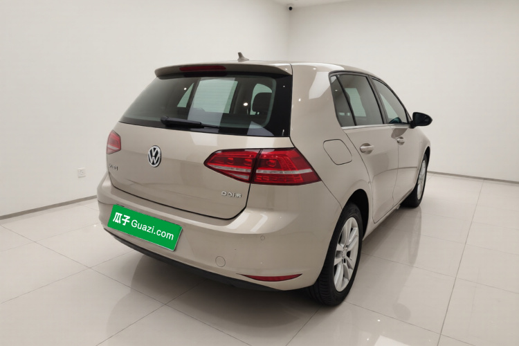 Volkswagen Golf 2017 car image #7