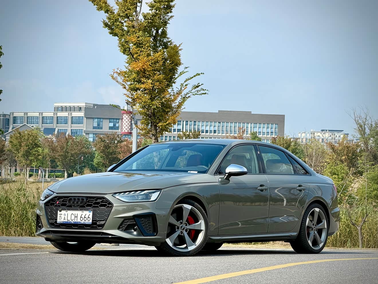 Audi S4 2023 car image 