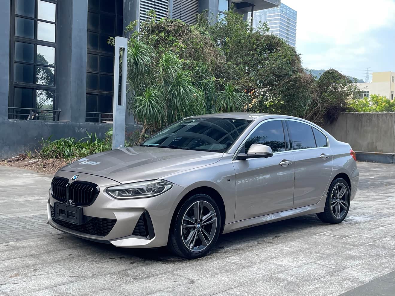 BMW 1 Series 2021 car image 