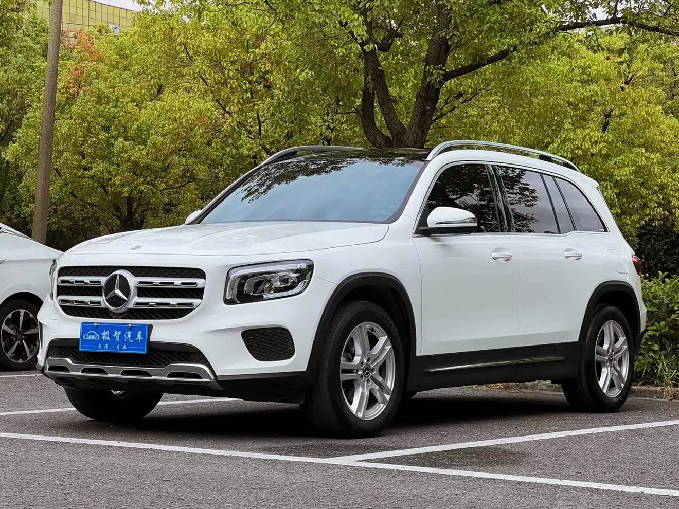 Mercedes-Benz GLB Class 2022 car image 