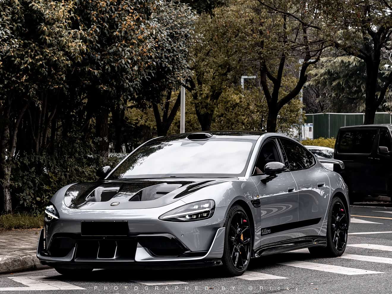 MI SU7 Ultra 2025 汽车图片 