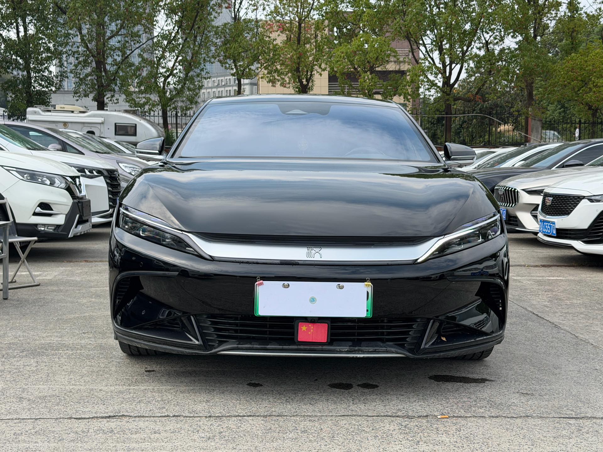 BYD Han 2023 car image #2