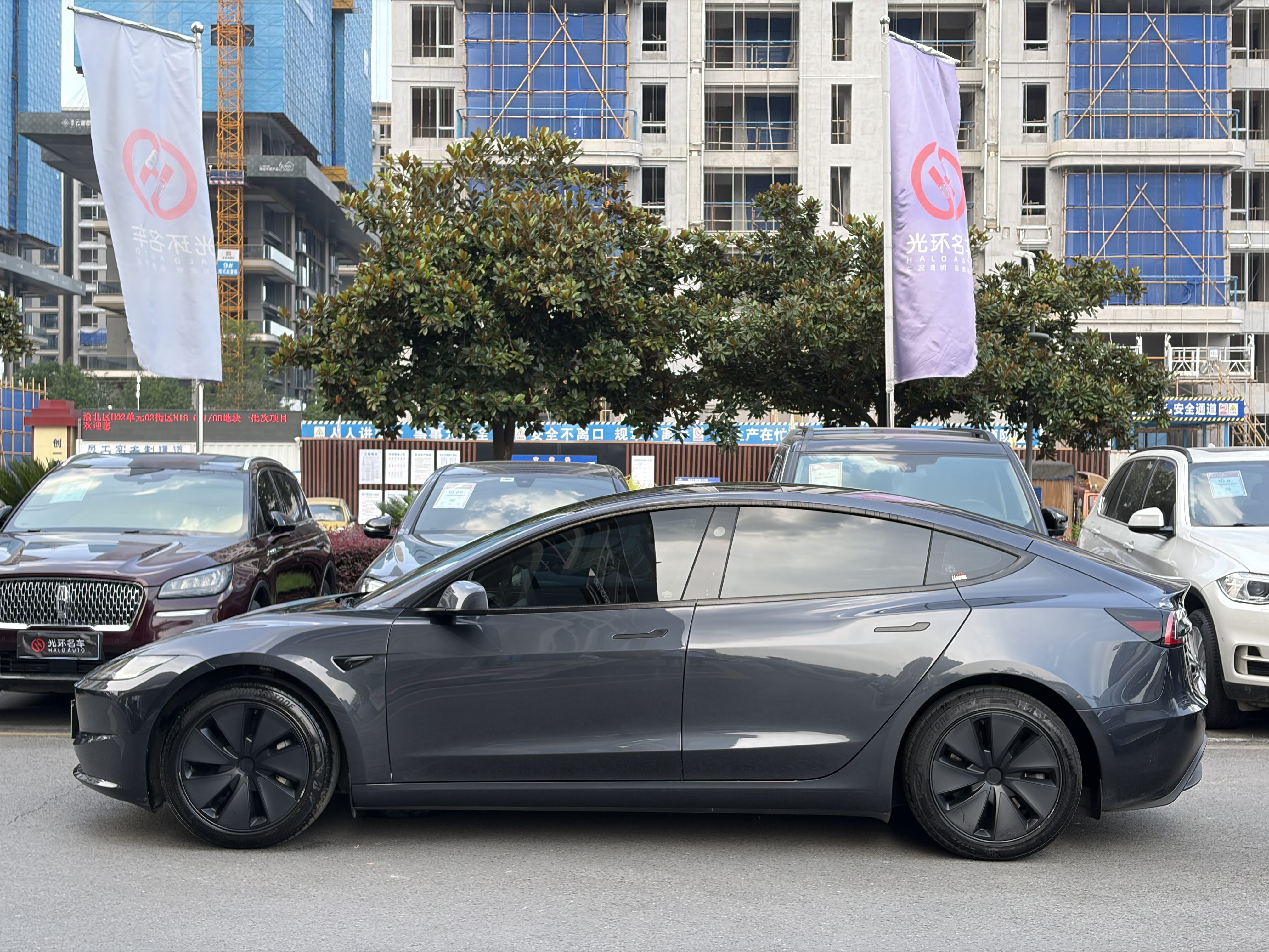 Tesla Model 3 2025 car image #9