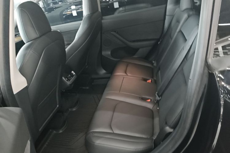 Tesla Model Y 2021 #17 Tesla Model Y 2021 car image #17