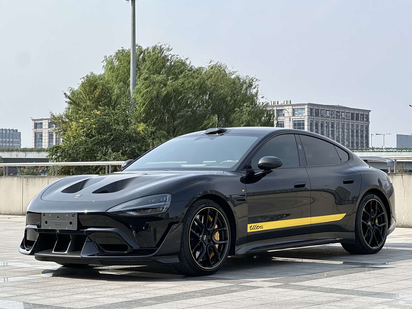 MI SU7 Ultra 2025 汽车图片 