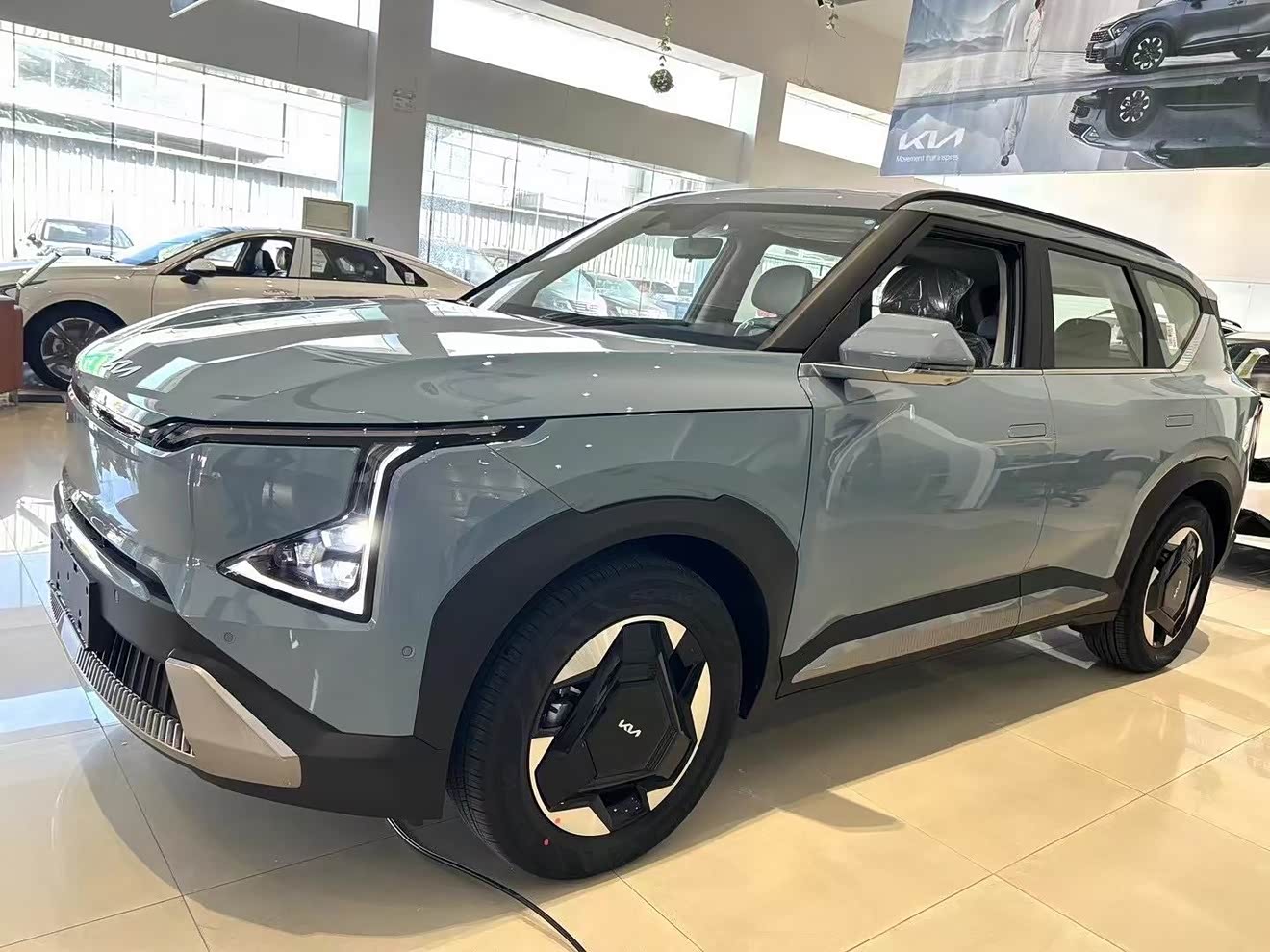 Kia EV5 汽车图片 