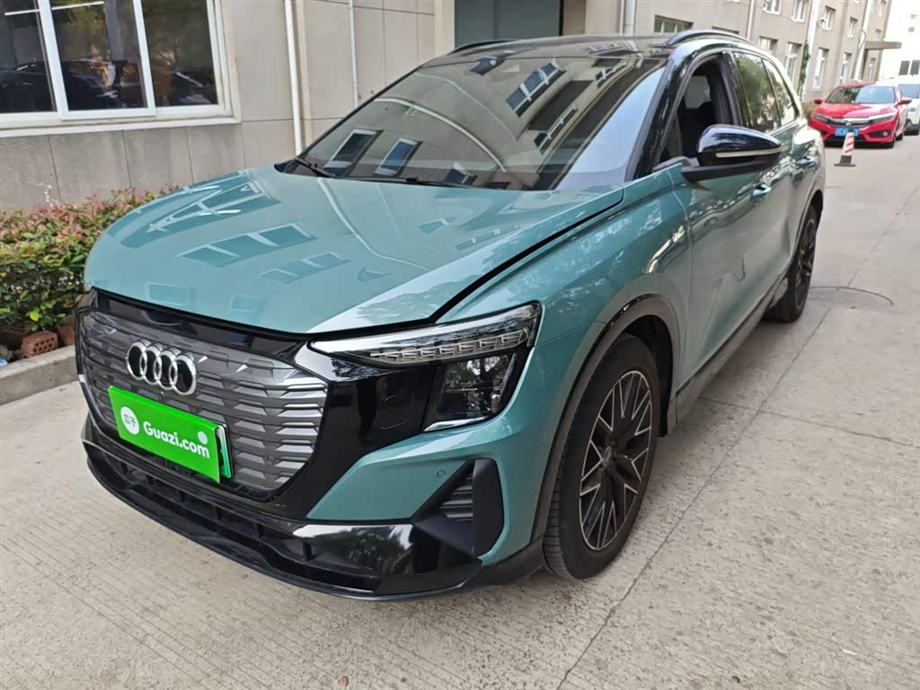 Audi Q5 e-tron 2023 Audi Q5 e-tron 2023 immagine di auto