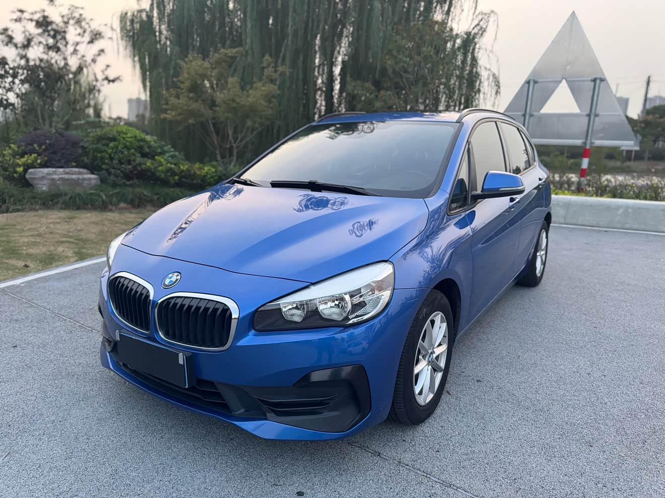 BMW 2 Series Tourer 2018 car image 