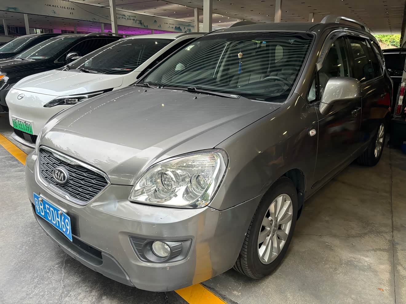 Kia Carens 2012 汽车图片 