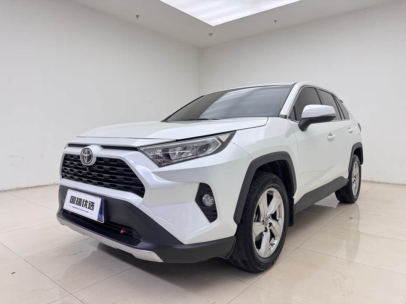 Toyota RAV4 2021 car image 